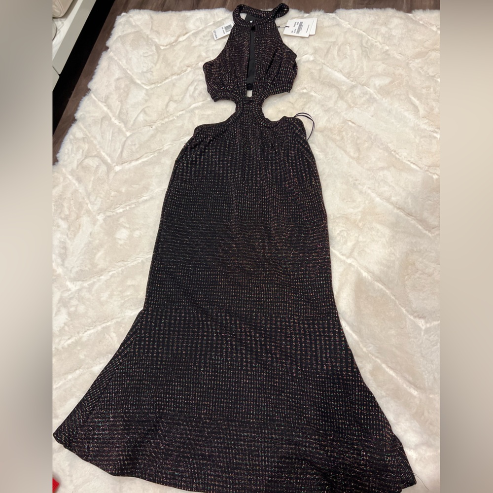 Misha dress in black midi length! Body hugging and beautiful cut outs!